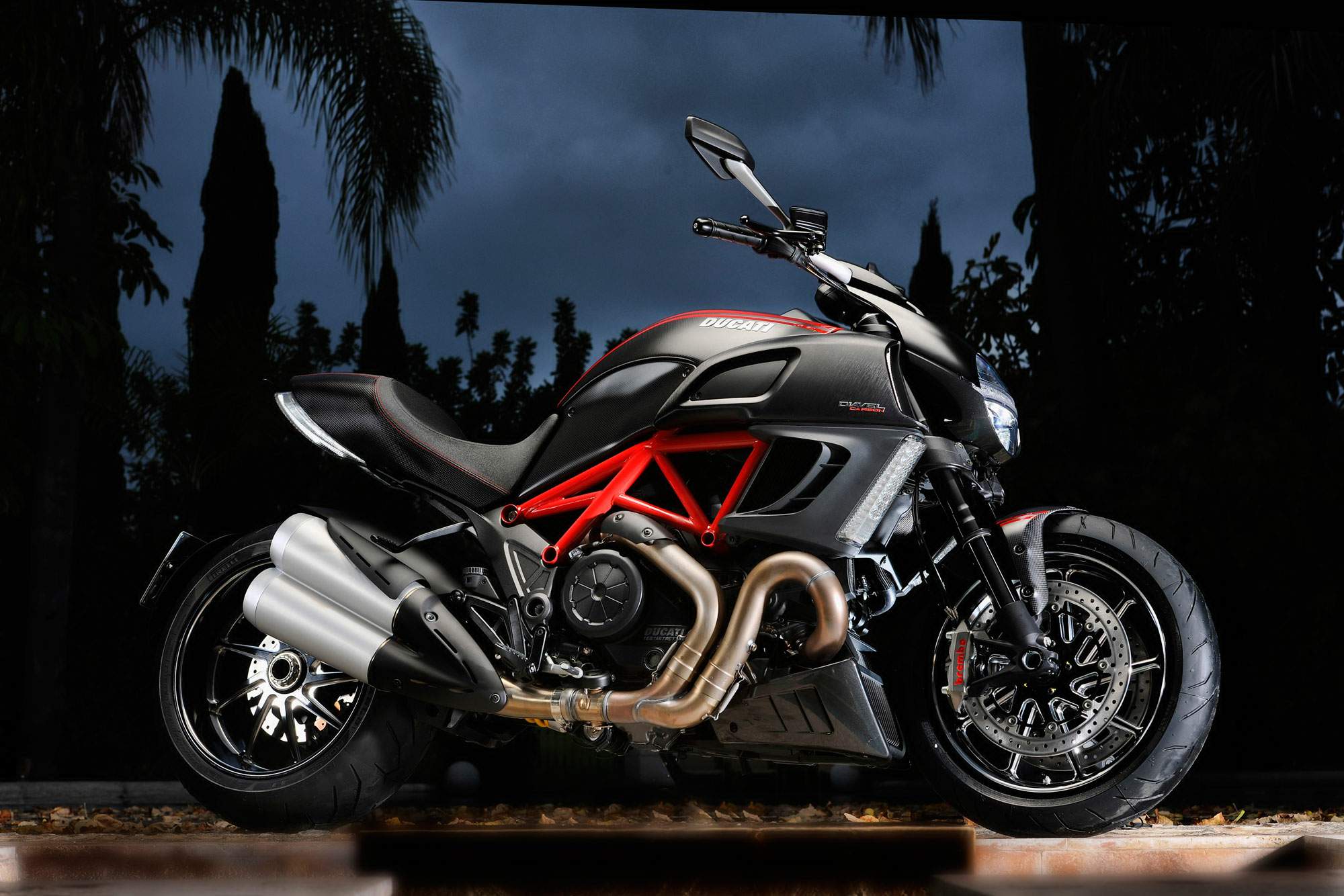 ducati diavel dark